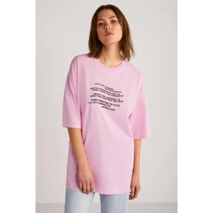 Thessa Kadın Bisiklet Yaka Kısa Kollu Önü Yazı Detaylı Pembe T-Shirt