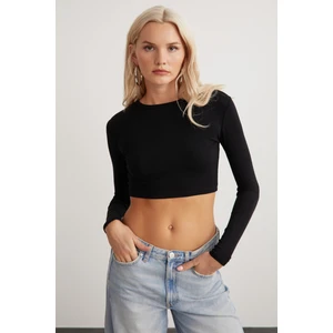 Essie Kadın Bisiklet Yaka Slim Fit Uzun Kollu Crop Siyah Bluz