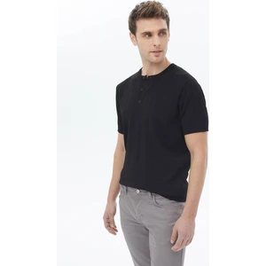 Siyah Hakim Yaka Jakarlı Triko