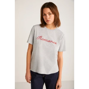 Elestren Kadın Oversize Kısa Kollu Önü Kırmızı Yazi Detaylı Gri T-Shirt