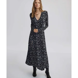 Metal Aksesuarlı ve Desenli Elbise