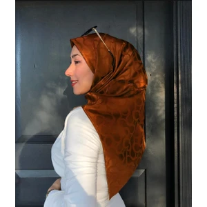 Parlak Desenli Eşarp