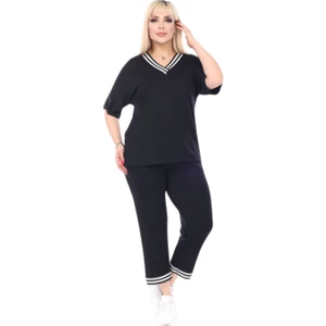Butik Siyah V Yaka Şerit Detaylı Kısa Kollu Beli Lastikli Kapri Takım