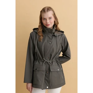 Desen Triko Kadın Kapüşonlu Kapaklı Cepli Kısa Trençkot Yeşil