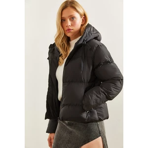 Kadın Kapüşonlu Şişme Mont