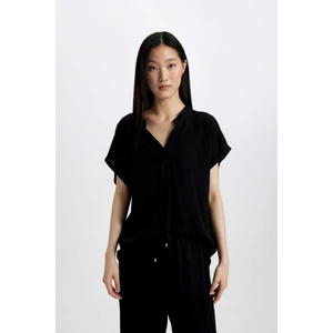Regular Fit Bisiklet Yaka Krinkıl Kumaş Kısa Kollu Bluz U5327AZ24SM