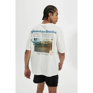DeFactoFit NBA Milwaukee Bucks Oversize Fit Bisiklet Yaka Kısa Kollu Tişört Z4666AZ24SM