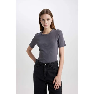 Slim Fit Dar Kesim Bisiklet Yaka Yıkamalı Soluk Efektli Basic Düz Kısa Kollu Tişört C2579AX24SM