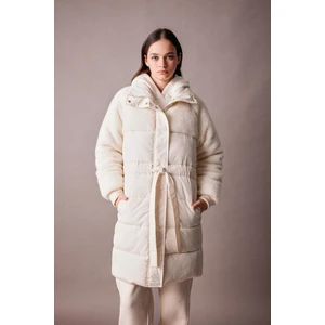 Oversize Geniş Kesim Kolları Suni Kürk Detaylı Kapitoneli Cepli Kemerli Uzun Şişme Mont Parka A1322AX23CW