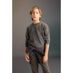 Erkek Çocuk Oversize Geniş Kalıp Bisiklet Yaka Yıkamalı Soluk Efektli Baskılı Sweatshirt C0360A823CW