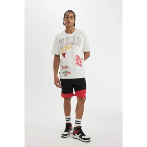 DeFactoFit NBA Chicago Bulls Standart Fit Düz Paça Şort B9894AX24SM