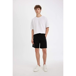 Slim Fit Dar Kesim Dar Paça Basic Düz Şort B8674AX24SM
