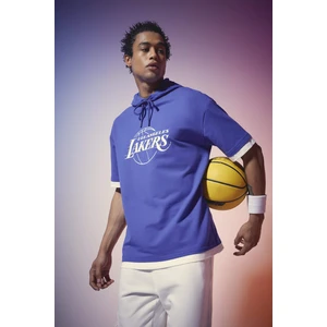 DeFactoFit NBA Los Angeles Lakers Oversize Fit Kapüşonlu Kısa Kollu Tişört B3895AX24SP