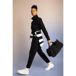 DeFactoFit Jogger Eşofman Altı Standart Fit Beli Lastikli Cepli Basic Düz B6358AX23WN