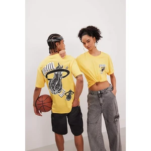 DeFactoFit NBA Miami Heat Boxy Fit Bisiklet Yaka Kısa Kollu Tişört B9888AX24SM