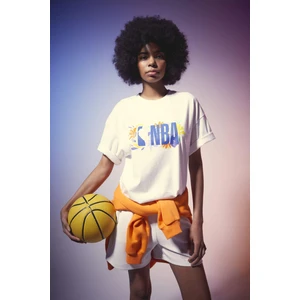 DeFactoFit NBA Wordmark Oversize Fit Bisiklet Yaka Kısa Kollu Tişört A1328AX24SP