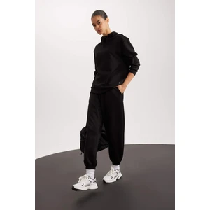 DeFactoFit Oversize Geniş Kalıp Eşofman Altı Çift Cepli Jogger Paça Standart Boy Skuba Dalgıç Kumaş	 Z6694AZ24SP