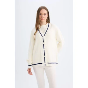 Regular Fit V Yaka Basic Düz Düğmeli Triko Hırka D5030AX24AU
