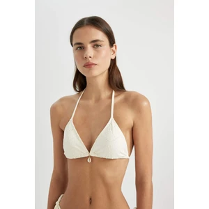 Fall in Love Regular Fit Nakışlı Brode Üçgen Bikini Üstü B6894AX24SM