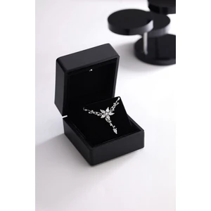 925 Ayar Gümüş Işıklı Kutuda Sarmaşık Model Yıldız Detaylı Kolye