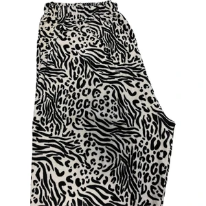 Kadın Desenli Kışlık Ince Yumuşak Süet Cepli Pijama Tek Alt