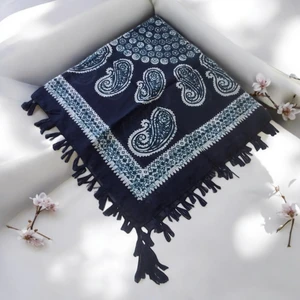 Hint Ipek Eşarp