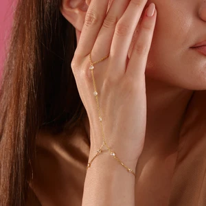 Queen Silver Jewelry 925 Ayar Gümüş. Zirkon Taşlı El Üstü Taşlı Şahmeran