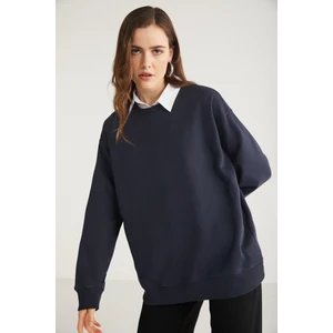 Karius Kadın Pamuk İçi Polarsız Yuvarlak Yaka Regular Fit Lacivert Sweatshirt