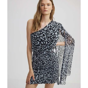 Asimetrik Kol Drapeli Elbise