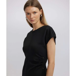 Metal Aksesuarlı Elbise