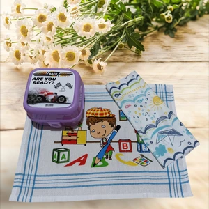 Sones Kozmetik Erkek Çocuk Beslenme Kutusu ve Beslenme Bezi Örtüsü Seti