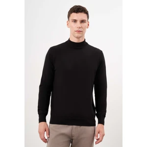 Erkek Siyah Basic Yarım Balıkçı Yaka Dynamic Fit Rahat Kesim Triko