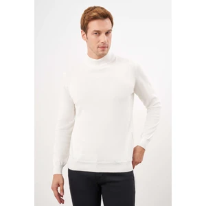 Erkek Ekru Basic Yarım Balıkçı Yaka Dynamic Fit Rahat Kesim Triko