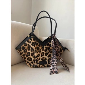 Kadın Fermuarlı Fular Detaylı Omuz Askılı Çanta