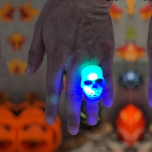 1 Adet Işıklı Pilli LED Işıklı Kurukafa Iskelet Yüzüğü Halloween Yüzük