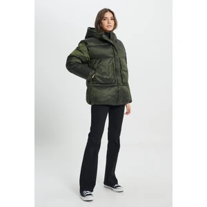 Wrangler Loose Fit Rahat Kesim Kapüşonlu Haki Şişme Mont