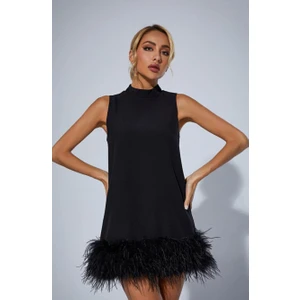 Marguerite V Yarım Balıkçı Yaka Etek Ucu Tüylü Kloş Kadın Elbise