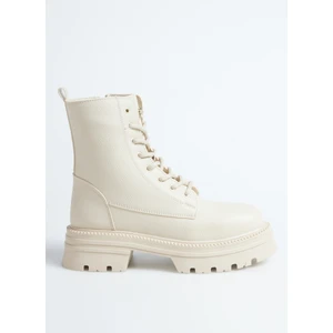 Ekru Kadın Bot Cloe