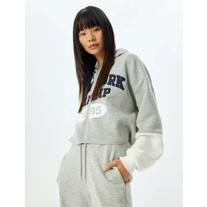 Crop Sweatshirt Kapüşonlu Fermuarlı Kolej Işlemeli Cep Detaylı
