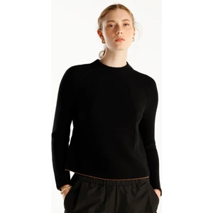 Dik Yakalı Reglan Kollu Kazak