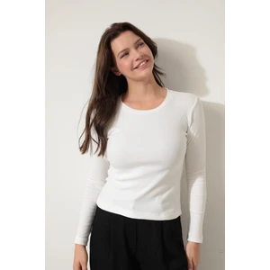 Beyaz Bisiklet Yaka Uzun Kollu Fitilli Kadın Bluz- 2426