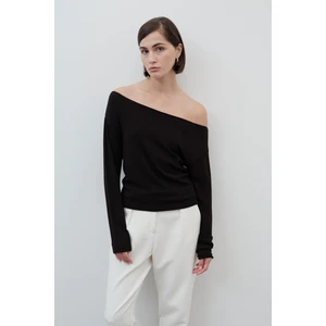 Kayık yaka triko kazak