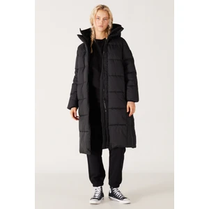 All Terrain Gear Regular Fit Dik Yaka Kapüşonlu Siyah Uzun Şişme Mont