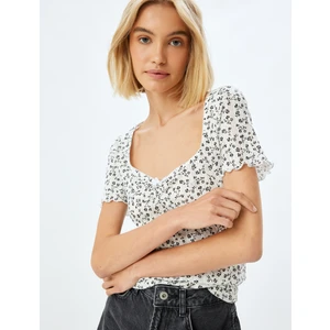 Tişört Kısa Kollu Çiçek Desenli U Yaka Pamuklu