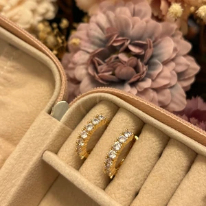 Zirkon Taşlı Gold Halka Küpe