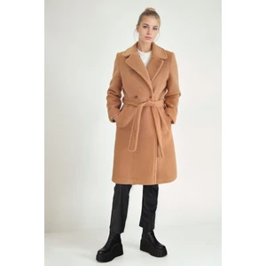 Beli Kuşaklı Düğmeli Uzun Kaban