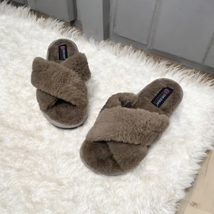 Sessiz Taban Çapraz Kışlık Peluş Terlik