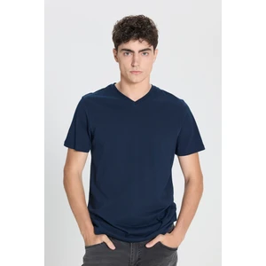 Altınyıldız Classics Erkek Lacivert Slim Fit Dar Kesim %100 Pamuk V Yaka Tişört