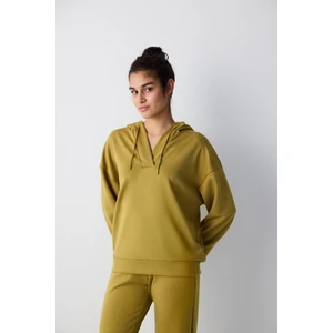 Hardal Renk V Yaka Kapüşonlu Silky Touch Sweatshirt
