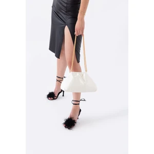 Krem Kadın Saten Kumaş Zincirli Omuz Çantası